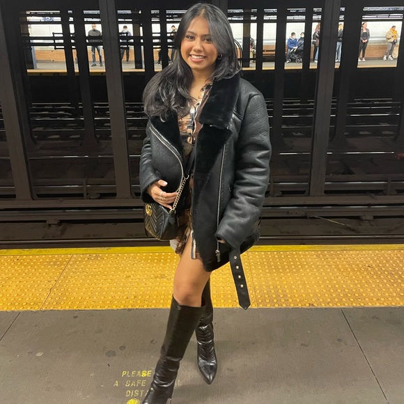 Meet your Posher, Riya - Picture 2 of 5